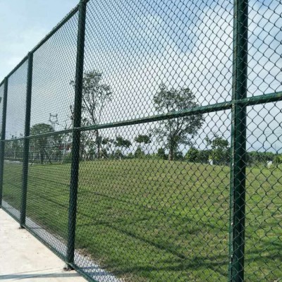 加工pvc包塑勾花围栏 体育场防护网